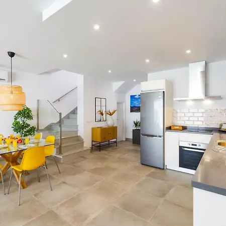 וילה Andrea Del Mar By *